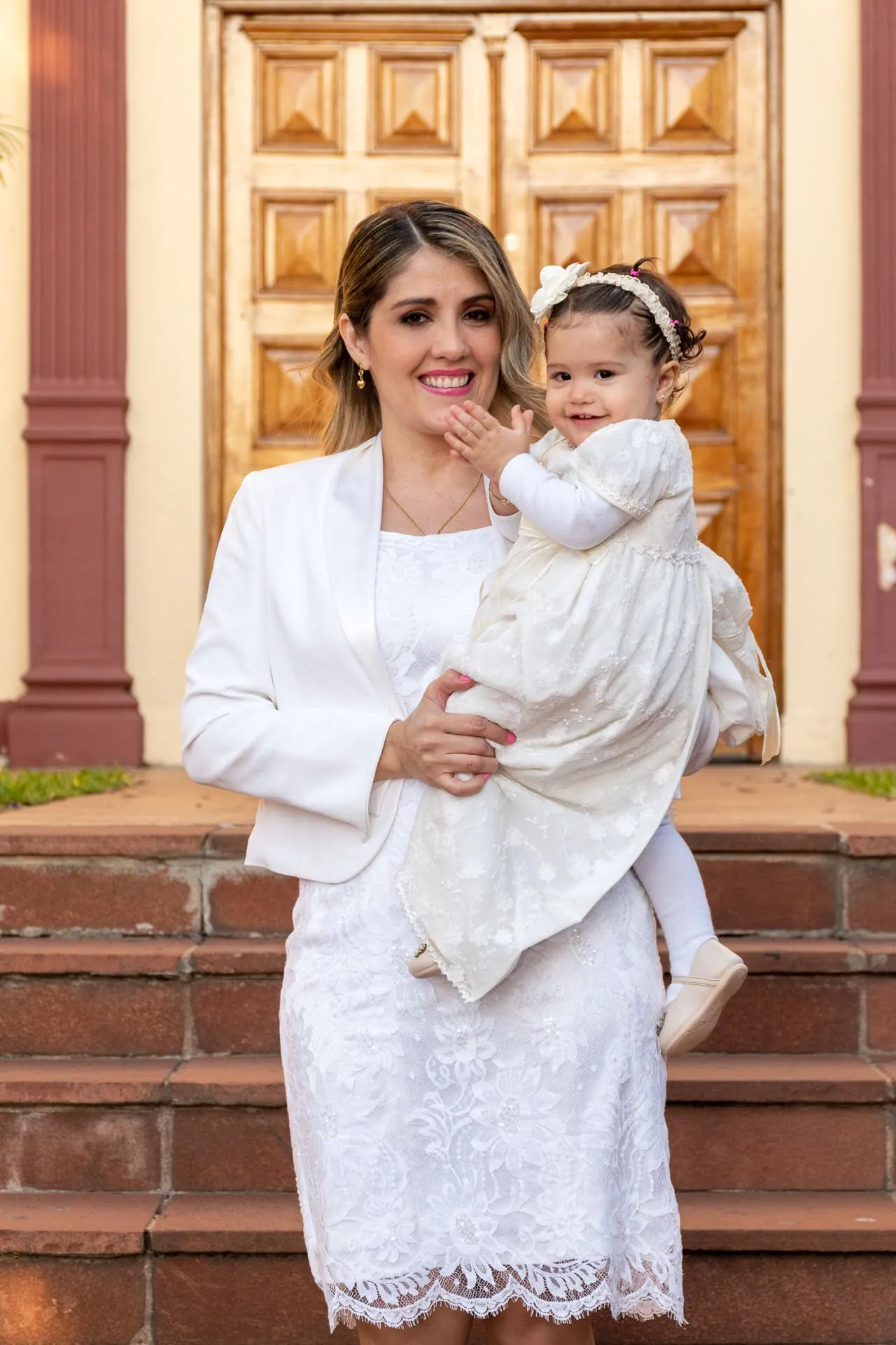En brazos de mamá — Bautismos y comuniones